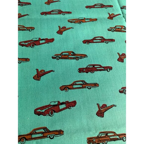 Retro Car Print Cotton Fabric 1/2 yard 44" wide Green & Red - Picture 2 of 5